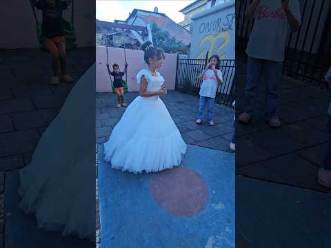 لارين هربت من العرس اكسبلور Mickeymouse النظافه Disney الجيلي Funny Baby المر Disneyland 