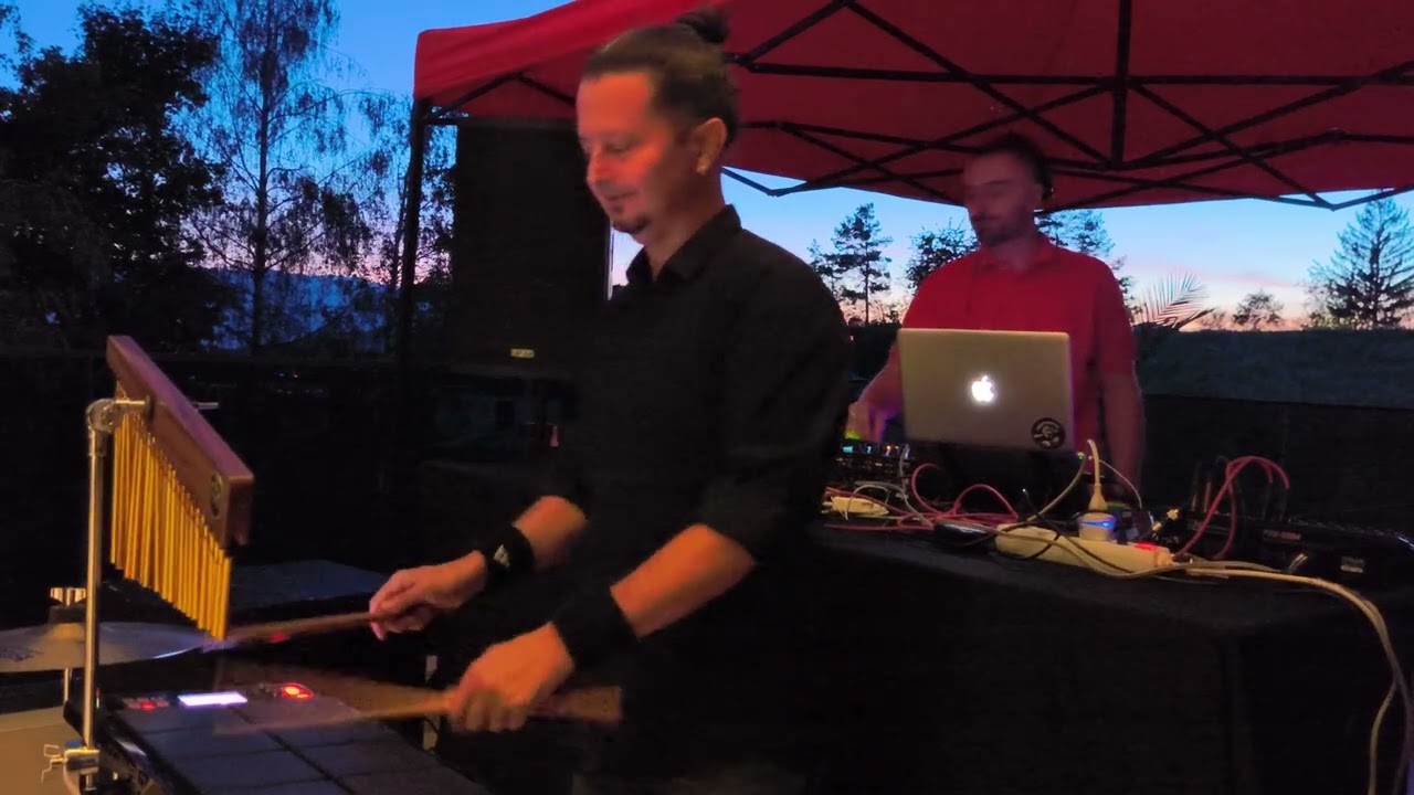 Dj set & live percussion act, Ninno & Bongox