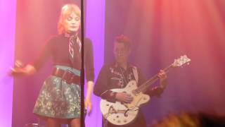 Download lagu Arielle Dombasle and the Hillbilly Moon Explosion à la Cigale You don't own me