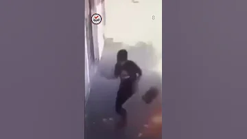 فلسطيني ينجو من موت محقق في مدينة غزة 