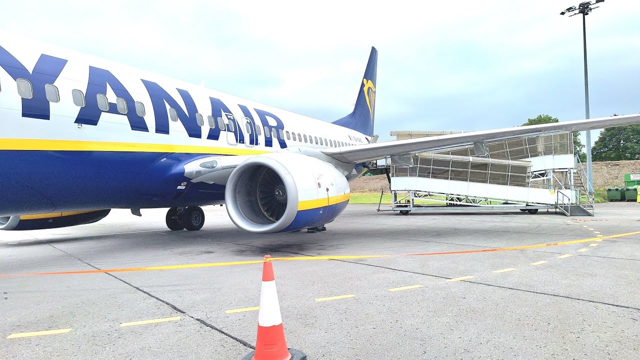 TRIP REPORT | Flying across Ireland with Ryanair :) | Ryanair Boeing 737-800 Kerry to Dublin