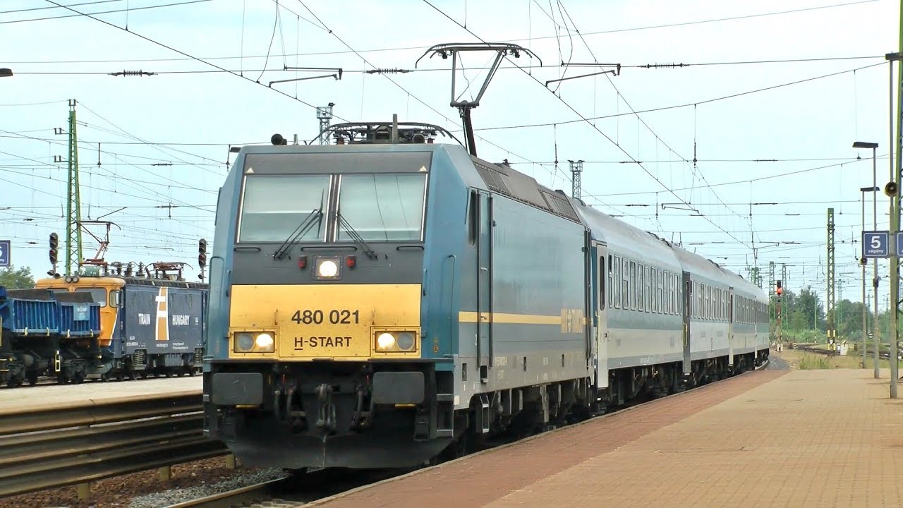 Trains at Cegléd, Hungary on the 9th of Sept 2017 / Vonatok Cegléden / Züge in Cegléd