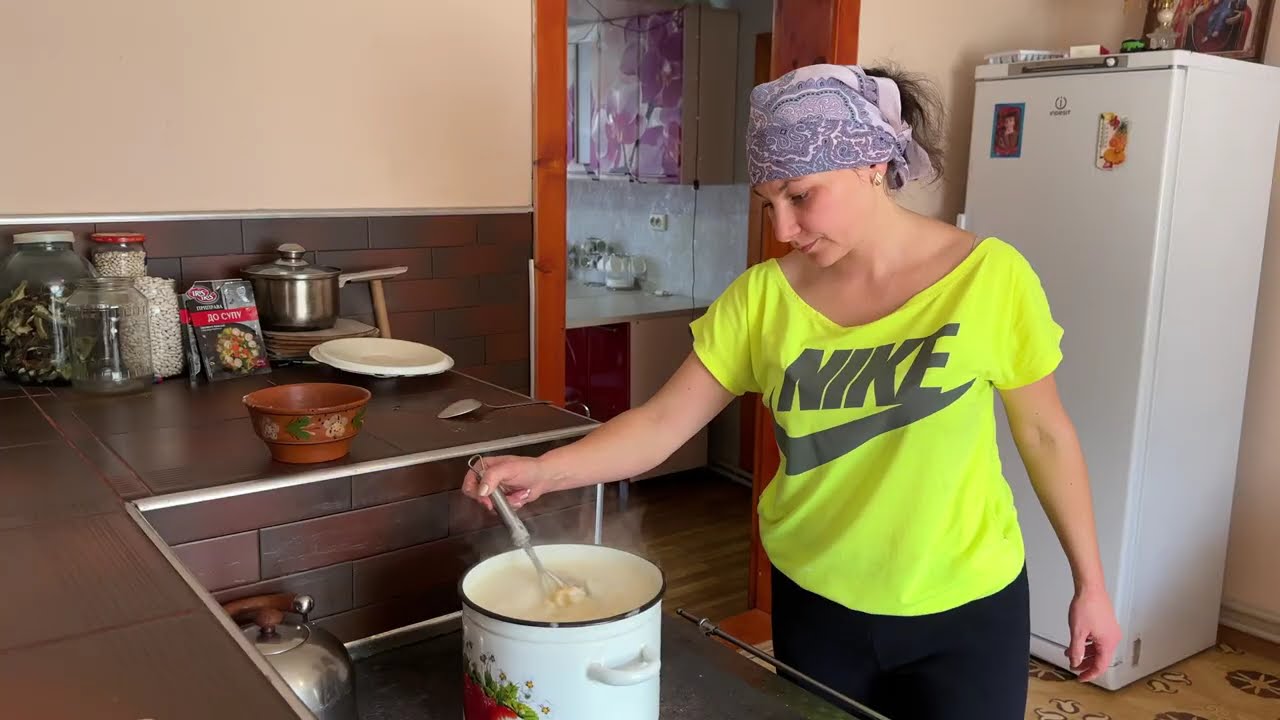 Self-Sufficient Living in the Carpathians: Cooking & Woodworking