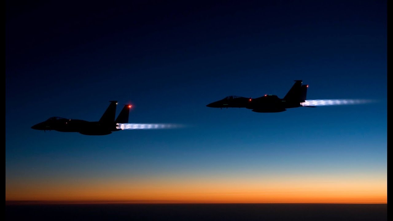 DCS World: Messing around close formation flying with F-15  ... What could possibly go wrong