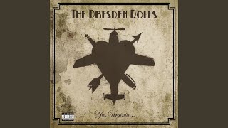 Vignette de la vidéo "The Dresden Dolls - Shores of California"