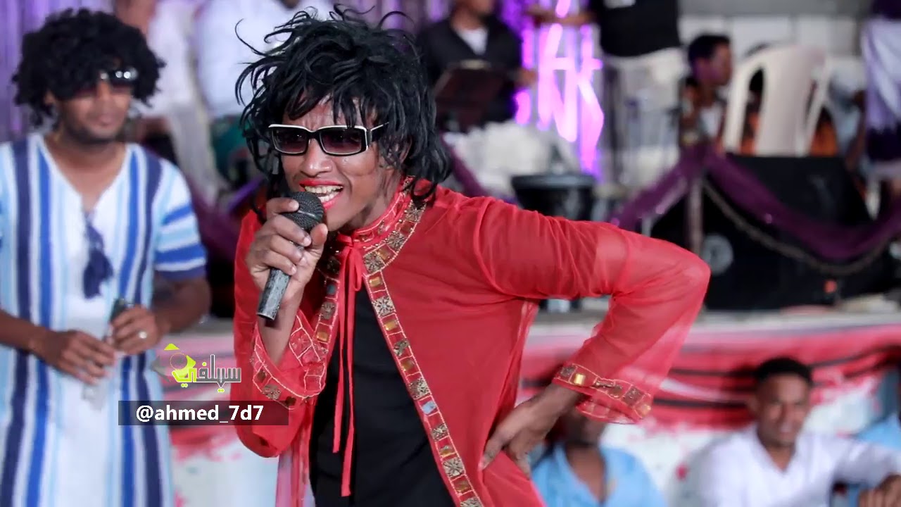 رقص وتمثيل لرقصة الكمباوا