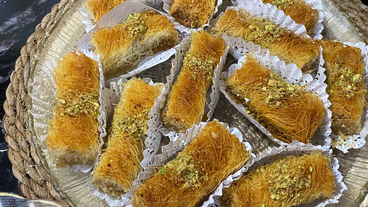 شكلي القطايف المعسلة لسهراتك الرمضانية 🌙..ابعثي الوصفة لصاحبتك باه تجربها حتى هي🥰