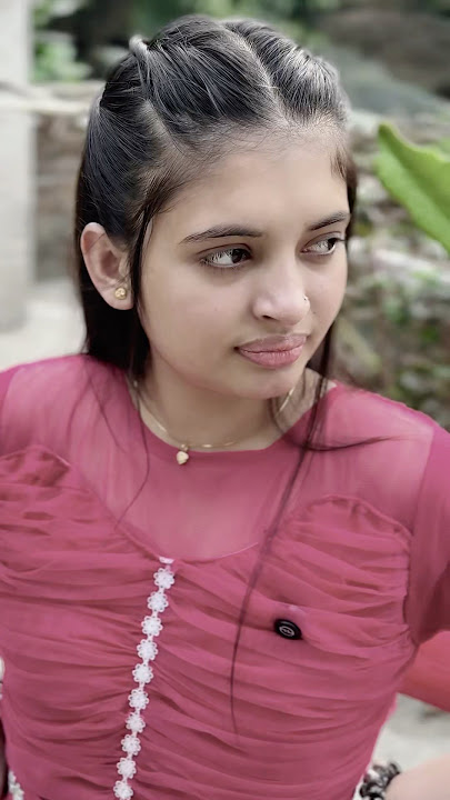 মেয়েরা এই কাজটা খুব ভালোই পারে। 🤣