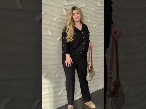 Стильний жіночий костюм, видео 1