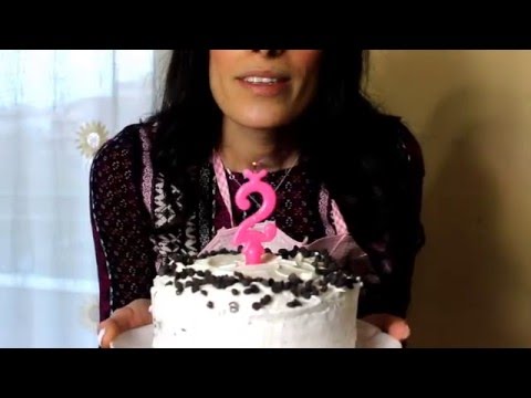 Cloud cake [ Madeira cake al cioccolato con frosting alla ricotta e panna] | ON THE CLOUDS