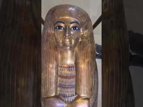 التابوت الذهبي للسيدة الجميلة تويا زوجة النبيل يويا جدة الملك توت عنخ امون