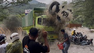 Ledakan Dahsyat Menggelegar Ban Terlilit Sling Tragedi Rem Blong Motor U0026 Mobil Di Sitinjau Lauik