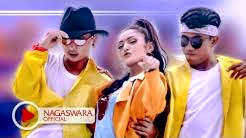 Siti Badriah - Lagi Syantik (Official Music Video NAGASWARA) #music  - Durasi: 3.54. 