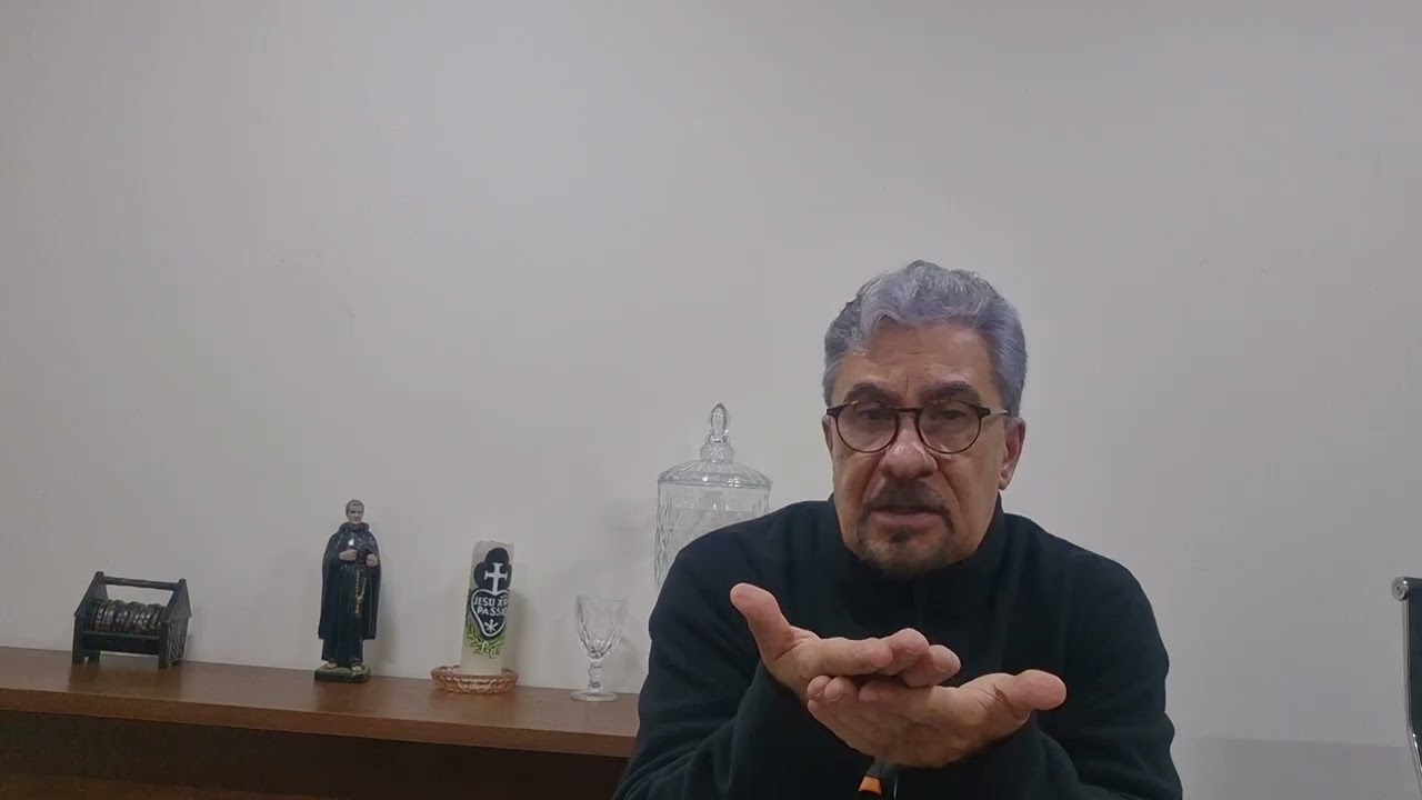 O QUE FAZER QUANDO A HÓSTIA CAI AO SERVIR?