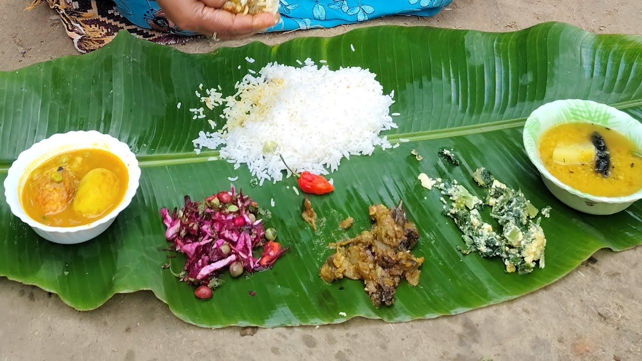 আজি দূপৰীয়াৰ সাঁজ ক'ত খালো চাওচোন 😅 // জুই কাষত খোৱাৰ মজা😁 