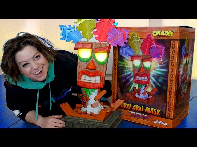 Aku Aku Life Size Mask Replica (exclusive)