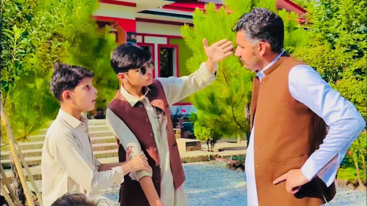 Da Safarash Nawkary | Roshnee Vines Pashto Comedy