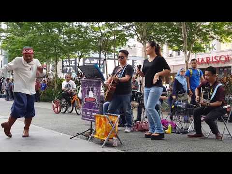 MEMORI DAUN PISANG-ahcai & Nurul Feat Redeem Buskers Cover Amelina & Iwan