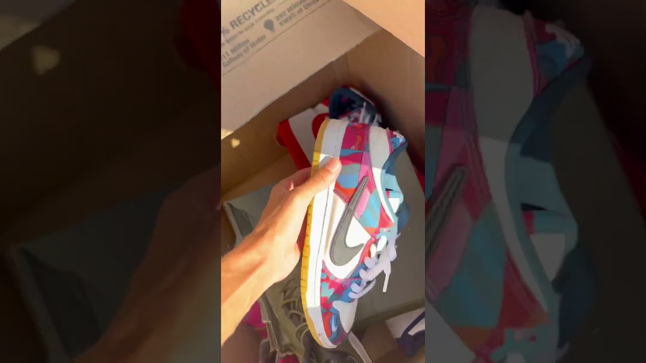 Off white dunks and parras for $50 👀 yes please! 