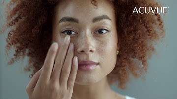 ACUVUE® LensAssist - Putting In Contact Lenses | Visionworks