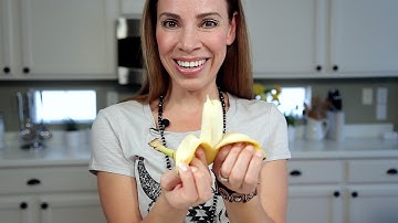 How To Peel A Banana Like A Monkey | Muy Bueno