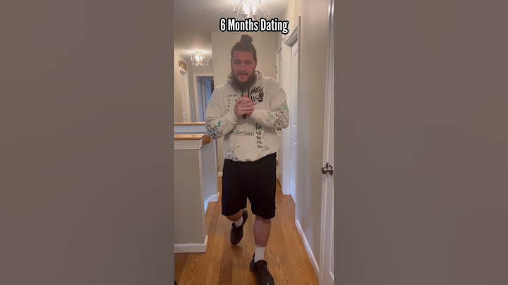 1 MONTH VS 1 YEAR OF DATING!! 🤣 #couple #couples #shorts