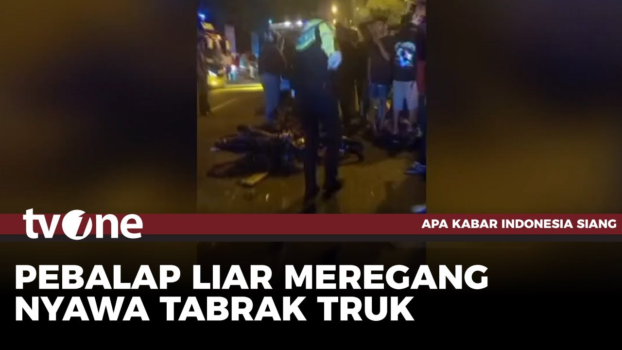 Diduga Balap Liar, Pemotor Tewas Tabrak Truk | tvOne