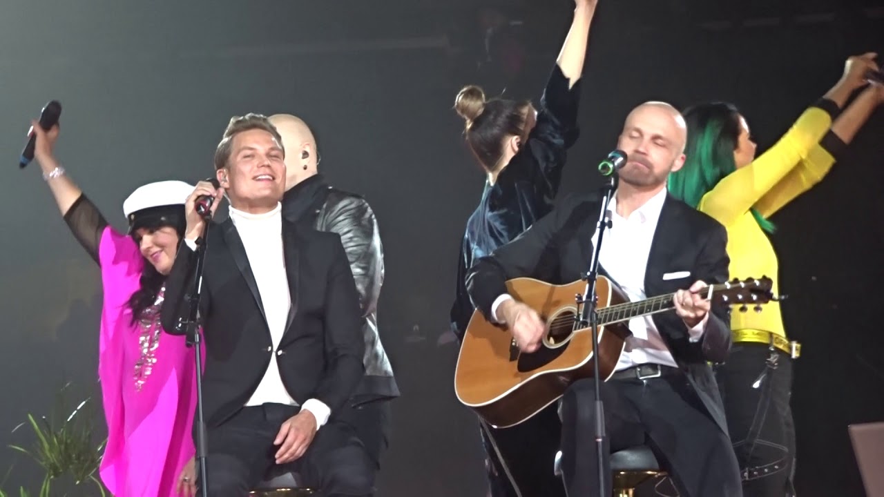 Cheek & Juha Tapio - Oi Mikä Ihana Ilta LIVE @ Vain Elämää Live, Hartwall Arena 30.12.2017