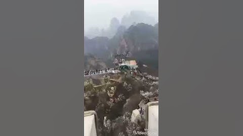 Китайские горы. Очень страшно.туристы.