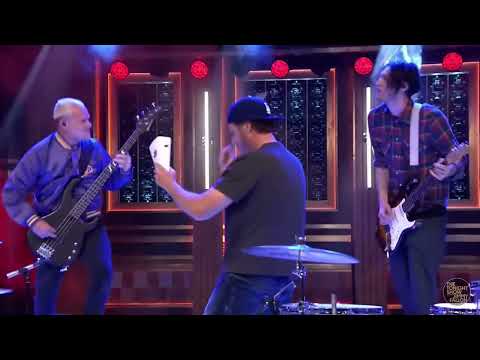 Red Hot Chili Peppers ft. Will Ferrel - Don’t Fear the Reaper