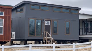 MODERN MONOSLOPE Tiny Home w/full size appliances, walkin tile shower & walkin closet