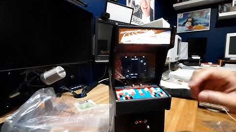 New Wave Toys - Asteroids mini-arcade unboxing and fixing the loose speaker