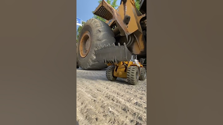 Small Bulldozer under the big Bulldozer