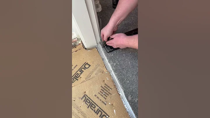 A Perfect Carpet trim install ✅#flooring #carpet #pov #howto #diy #teirnanmccorkell #manchester