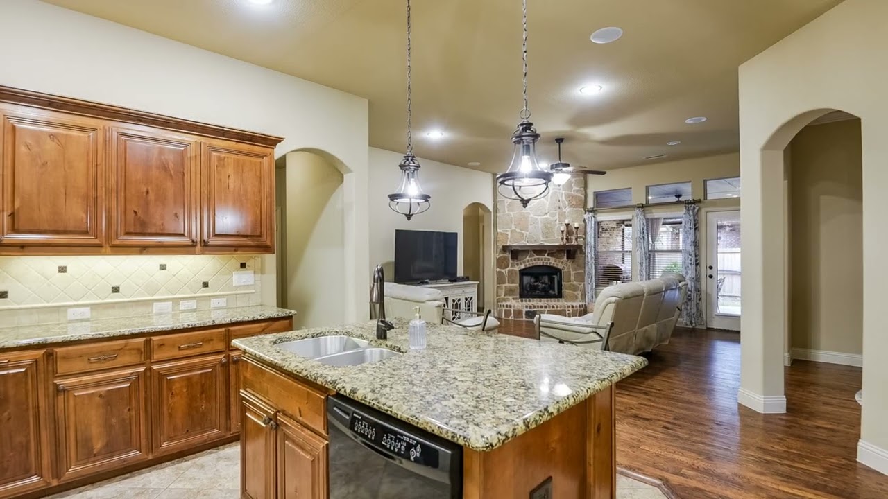 6904 Finch Drive, North Richland Hills, TX