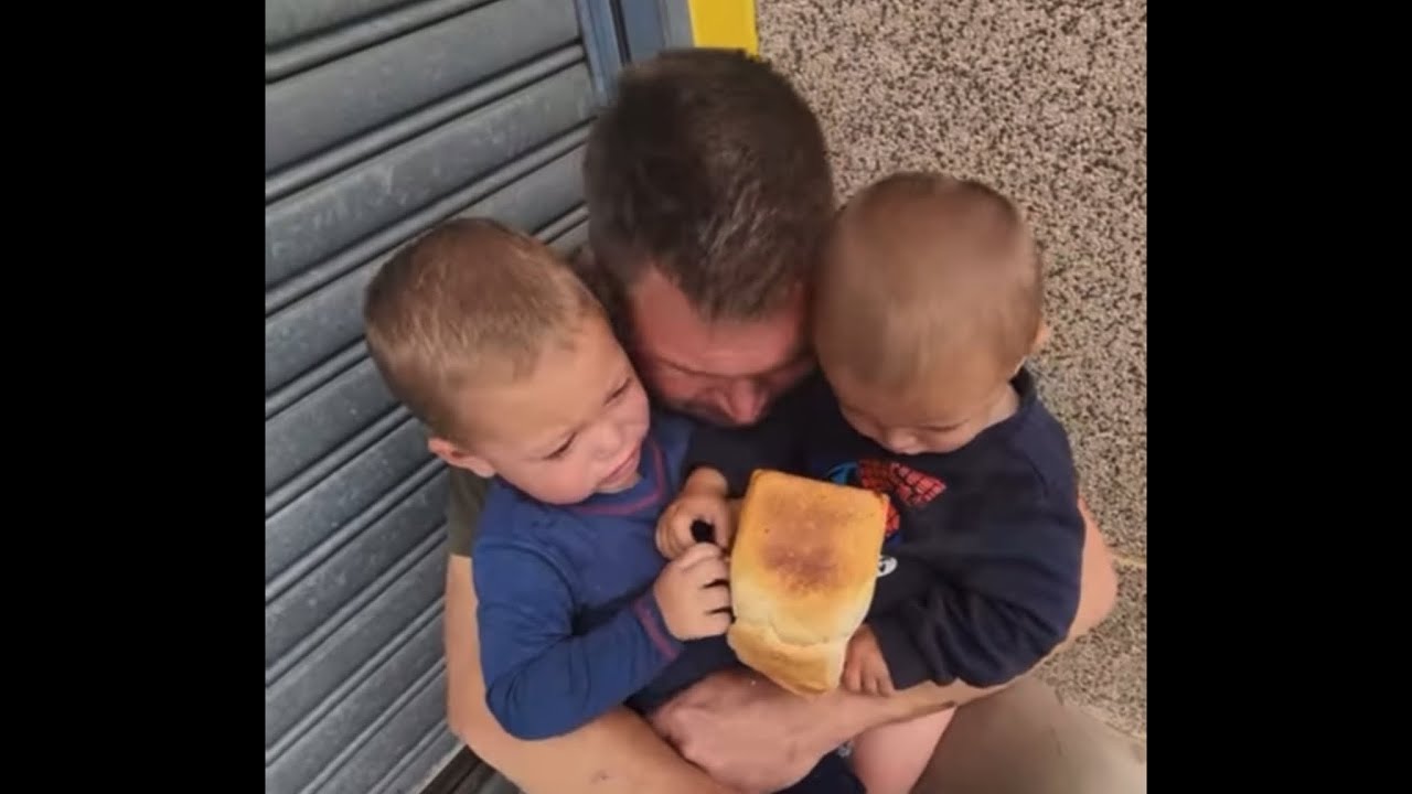 A fate tan Christmas present leisak thei si lo chu lungchhia in a tap.😢 (VC Reaction)