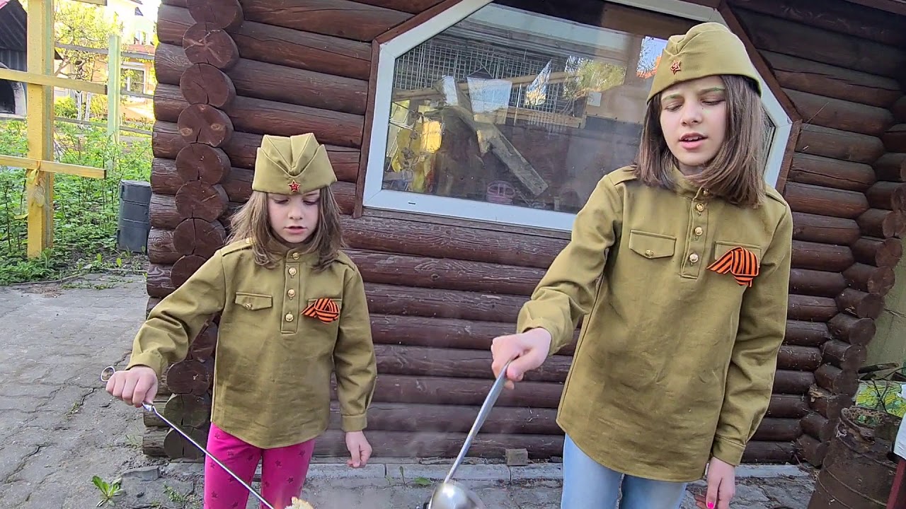 Бьется в тесной печурке огонь. Песня. - YouTube