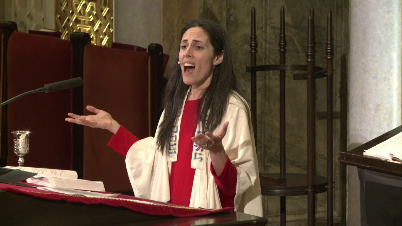 Cantor Rachel Brook  Sings 