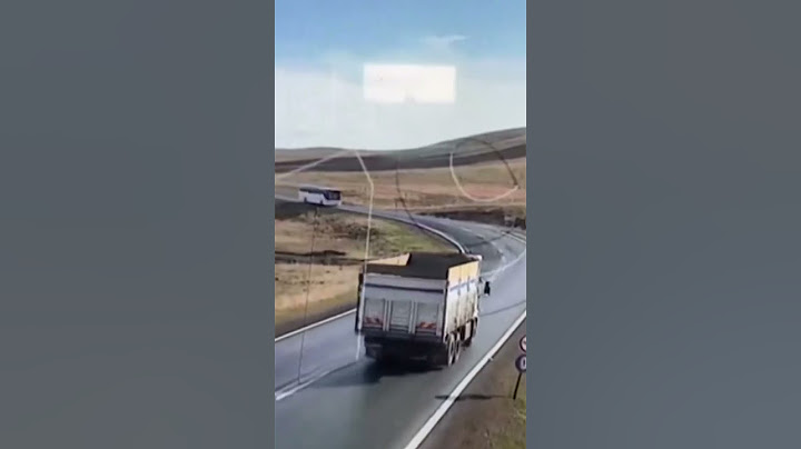 Ağrı'da 7 kişinin hayatını kaybettiği trafik kazasında otobüsün geliş anı kameraya yansıdı