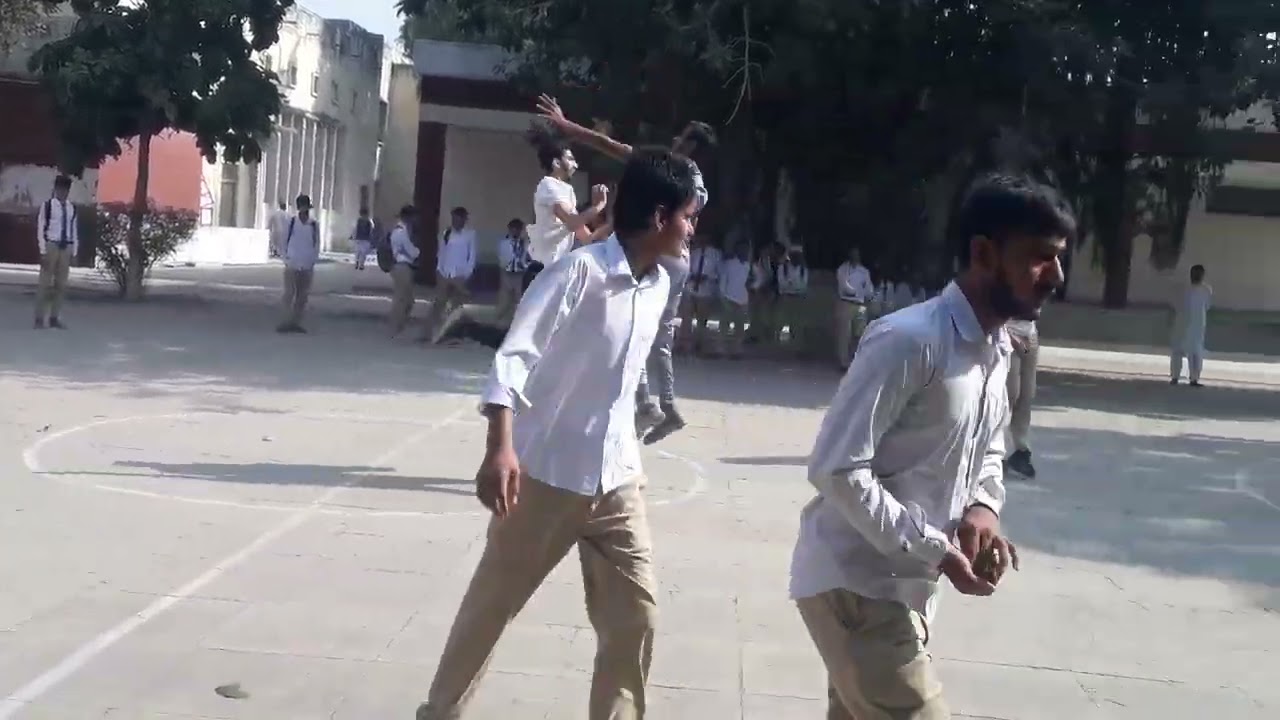 Football players Vs basketball players 