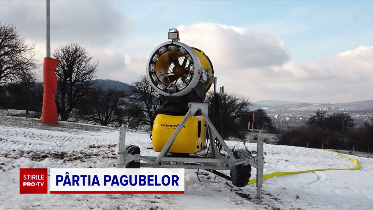 Pârtia Cocoş, în care s-au investit 5,5 milioane de euro, aproape că s-a rupt în două