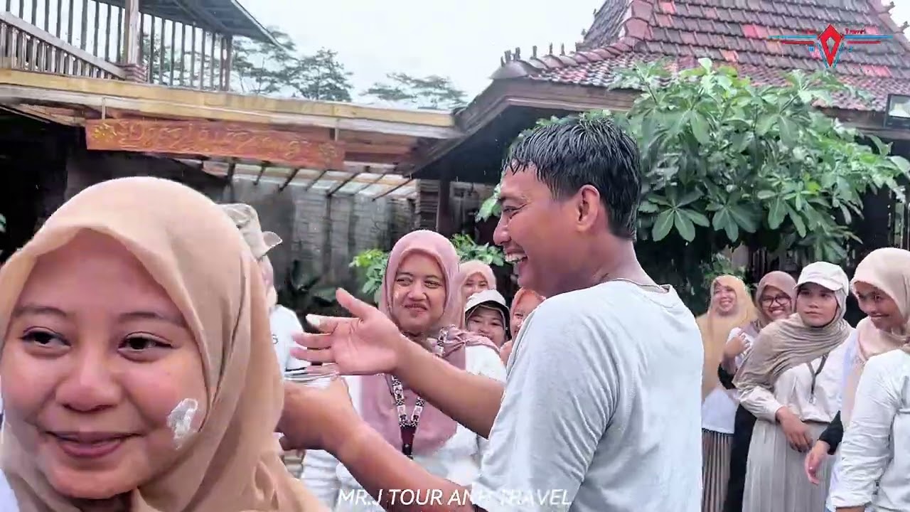 FAMILY GATHERING MI SEJATI GOES TO LOGUNG