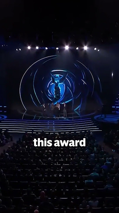 A random kid disrupted The Game Awards GOTY acceptance speech on stage.  Fraser's reaction: : r/VGA