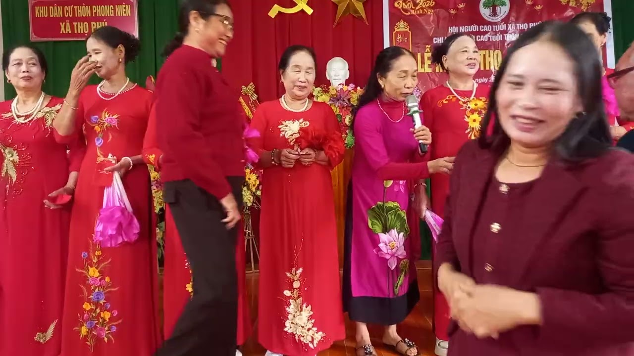 Thôn Phong Niên xX Thọ Phú mừng thọ các bậc cao niên trong thôn