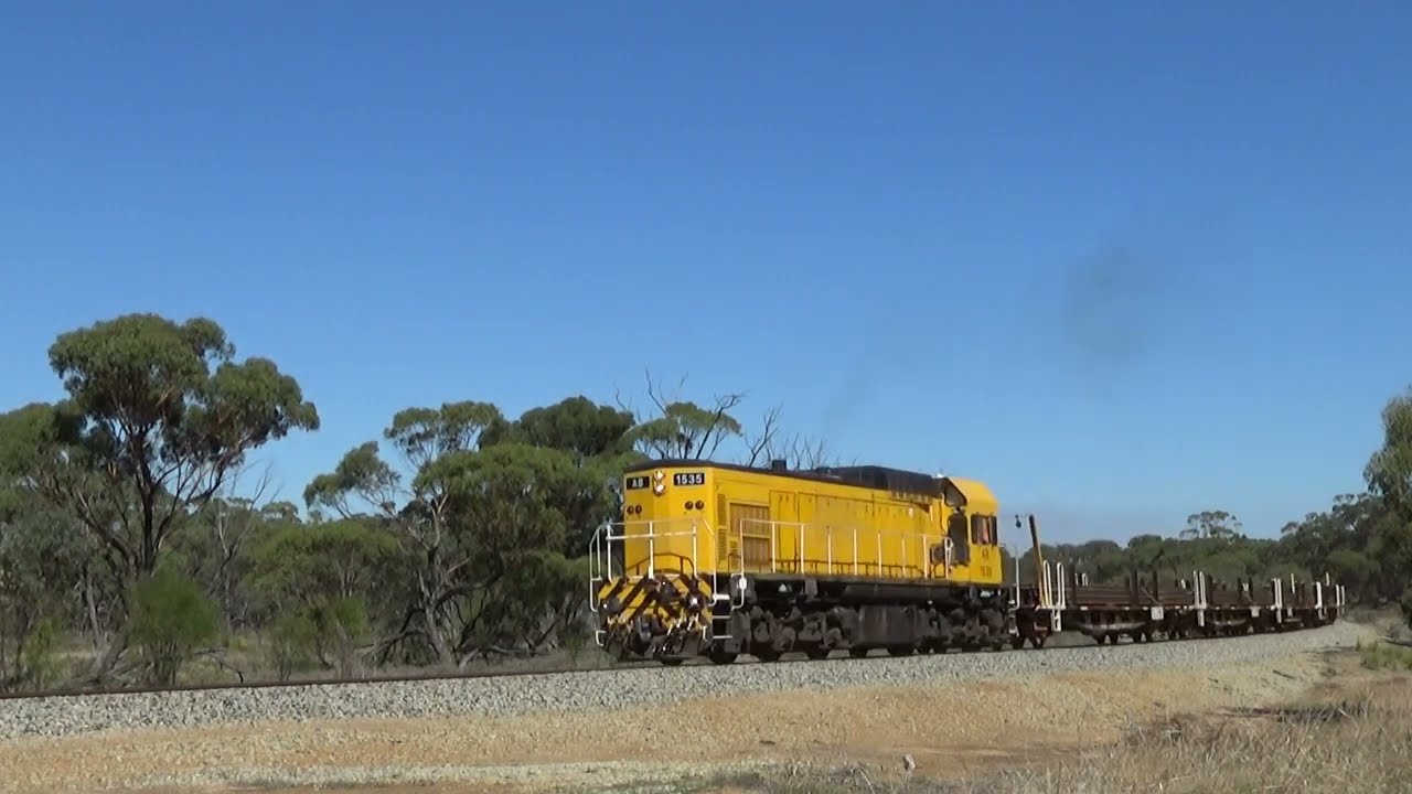 AB1535 on 4RT1 rail Calingiri