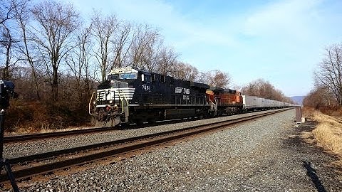 NS 262 (Roadrailer) with NS / BNSF Lashup