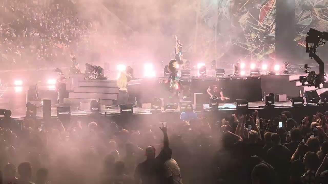 BabyMetal - HeadBanger - Live at the Los Angeles Intuit Dome