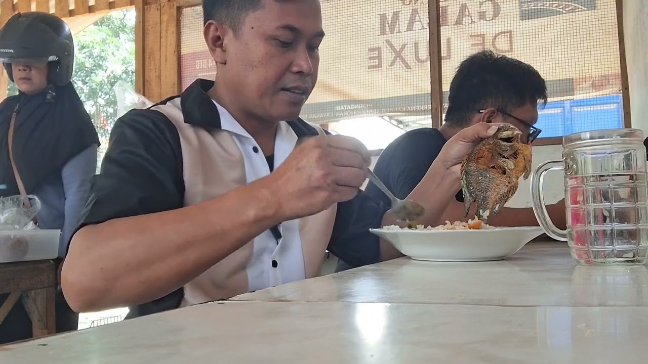 warung bu pairah 5000 kenyang