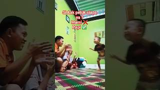 Pilihan Aak peluk mami atau papi ? #shorts #keluarga #pelukan Pilihan Aak peluk mami atau papi ? #shorts #keluarga #pelukan