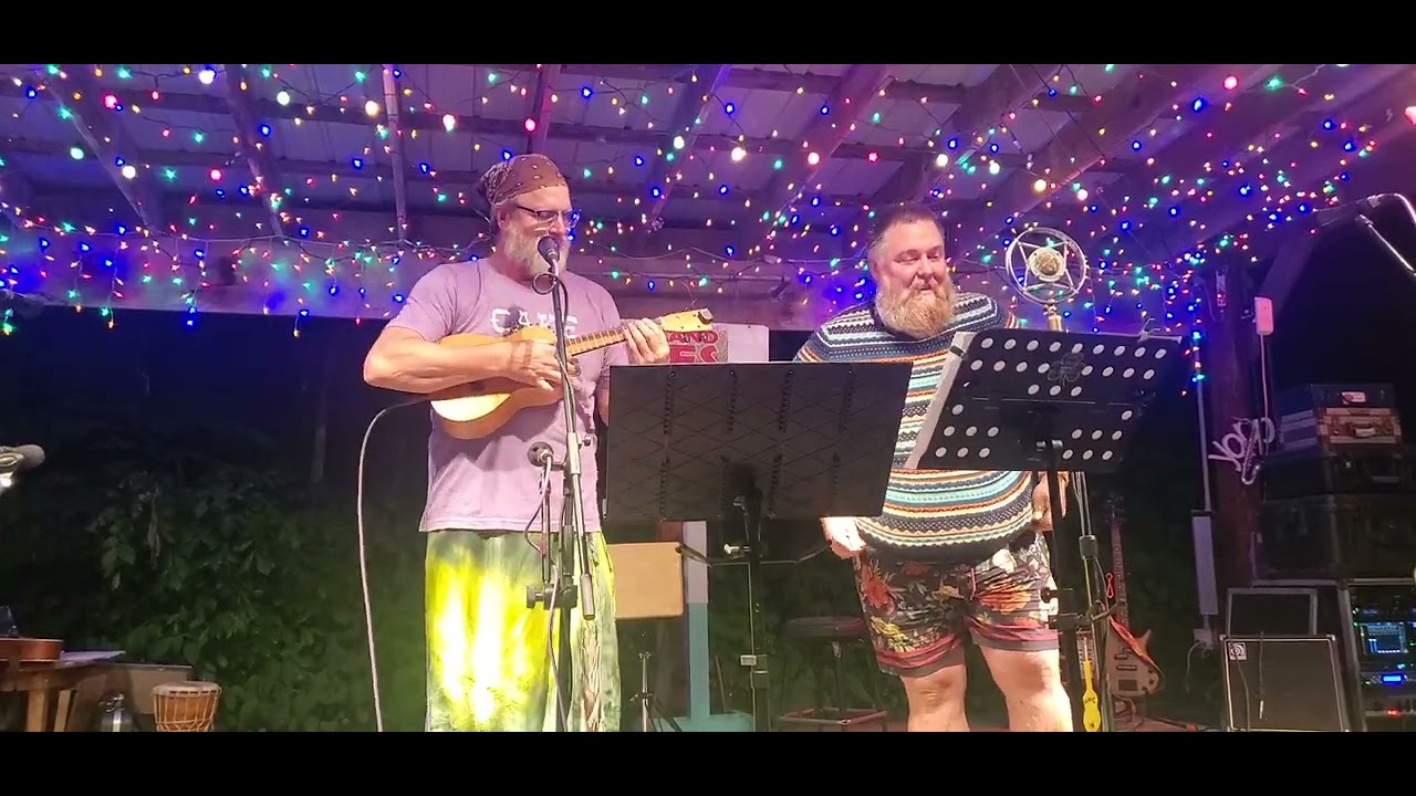 Late Saturday night shenanigans at Ukulele World Congress 2025